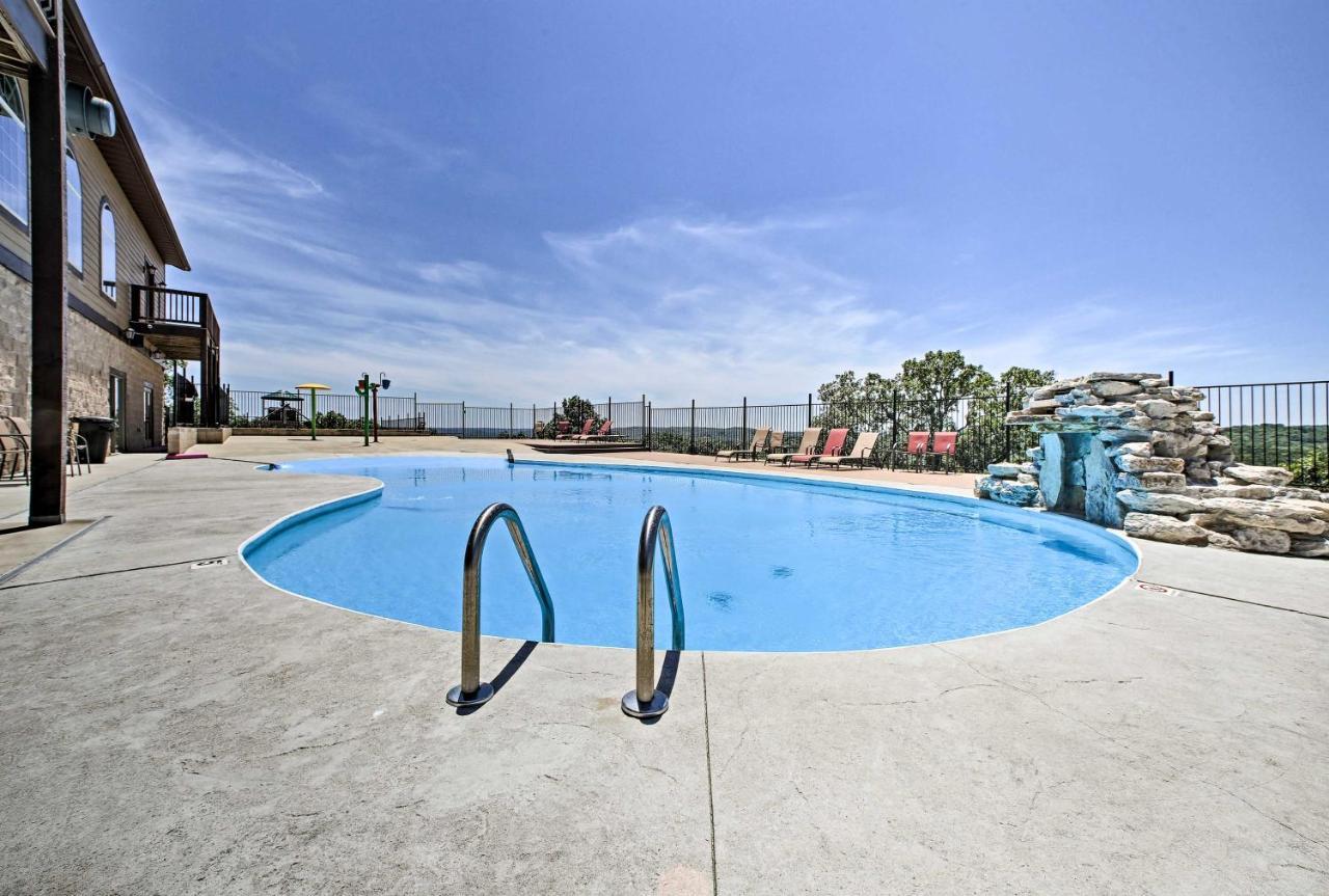 Luxe Branson Retreat With Mtn Views And Pool Access! Apartment Exterior foto