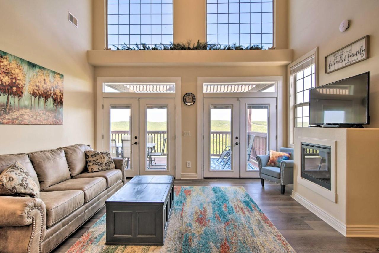 Luxe Branson Retreat With Mtn Views And Pool Access! Apartment Exterior foto