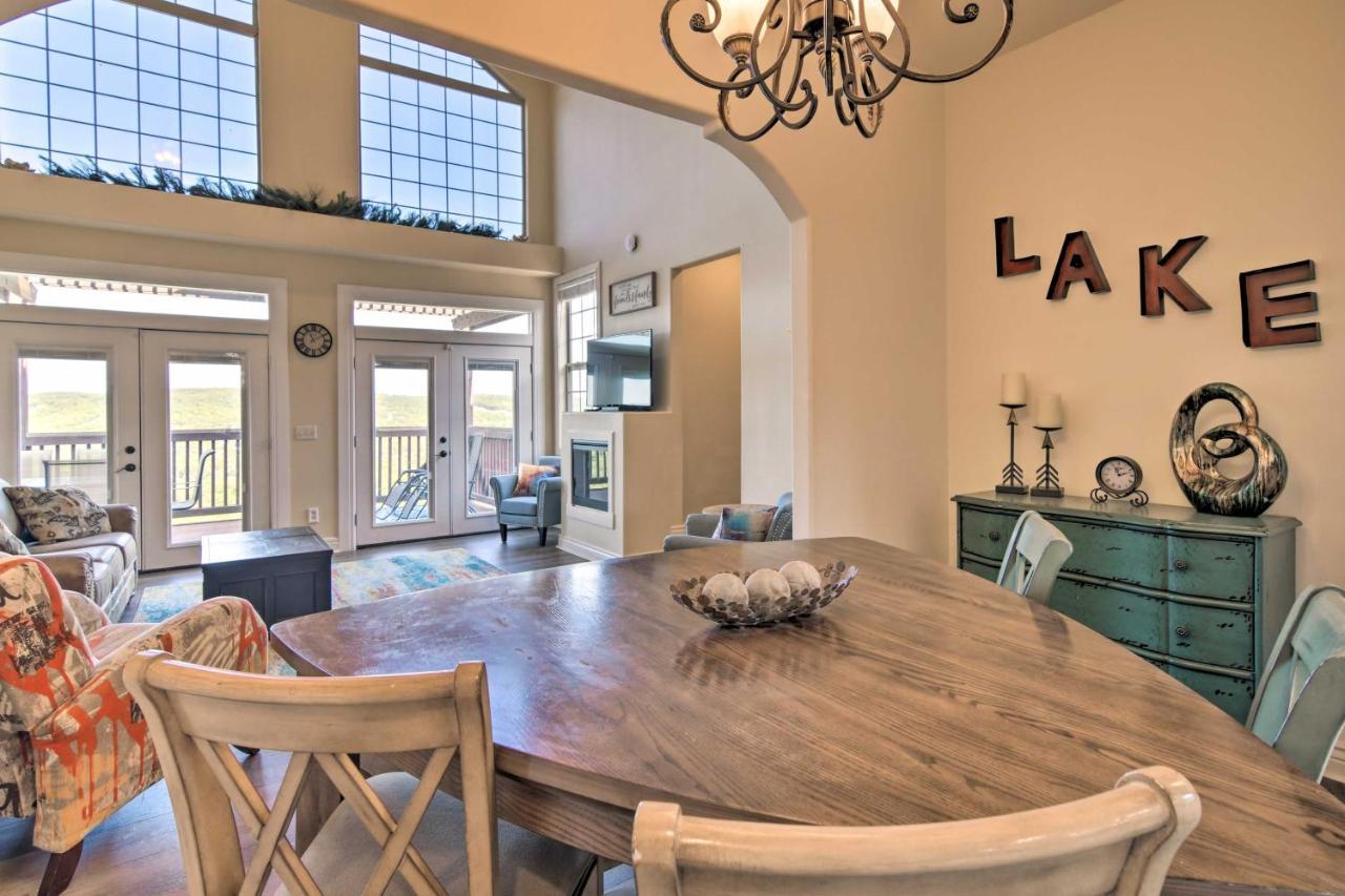 Luxe Branson Retreat With Mtn Views And Pool Access! Apartment Exterior foto
